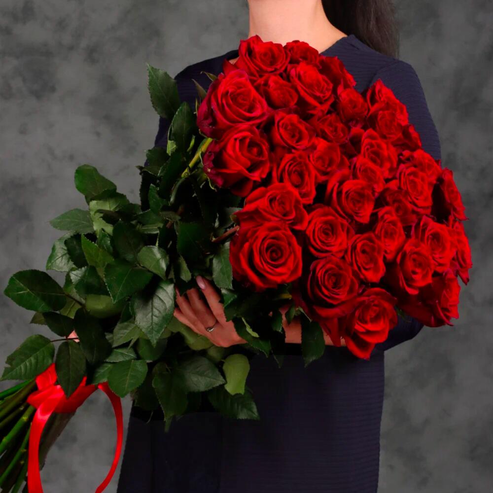 Букет из 35 красных роз