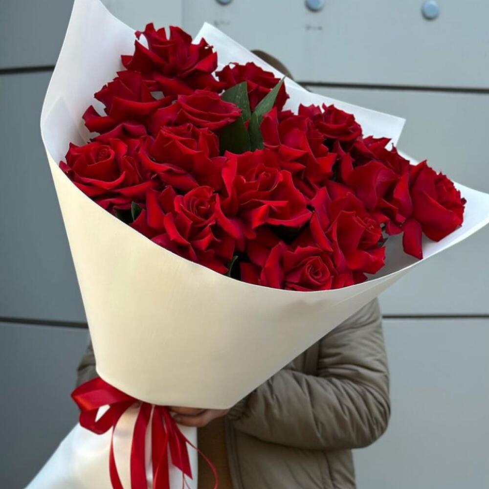 Букет из 15 вывернутых роз